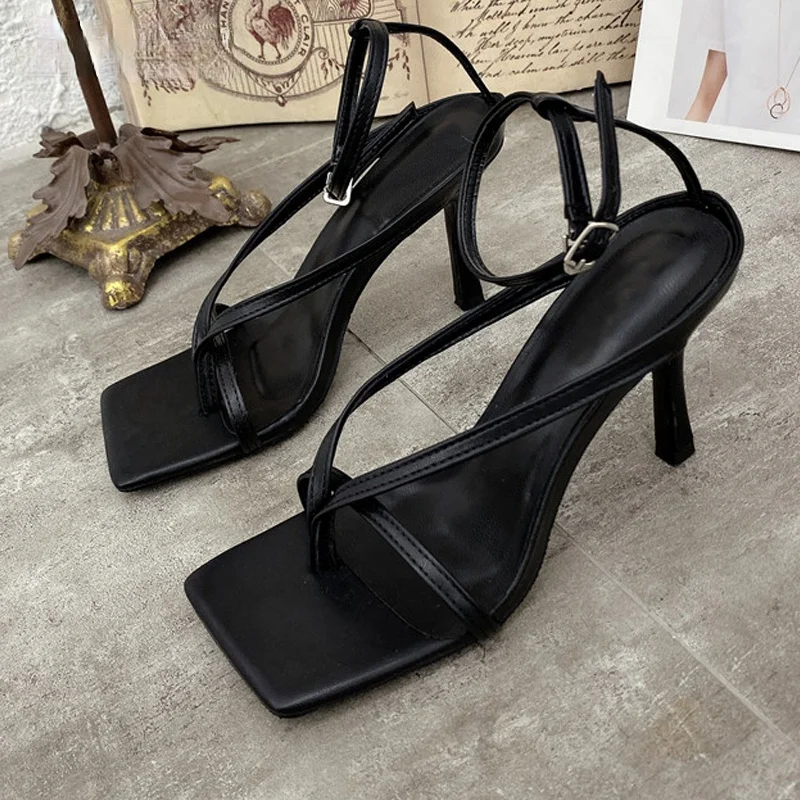 Gladiator Sandalen High Heels  – Street Fashion Look Bewertung und Preis